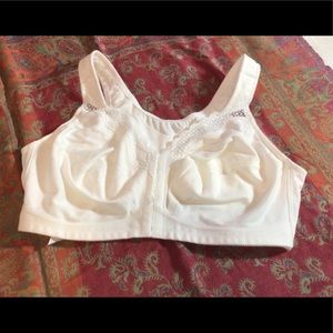 Ladies exquisite form white Bra